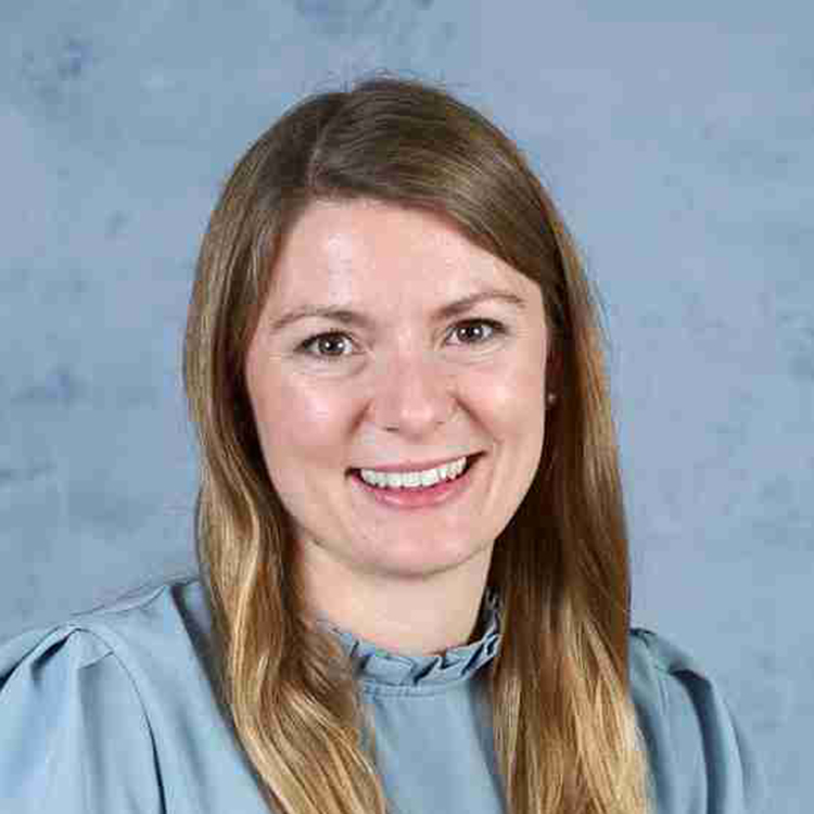 Dr Elizabeth Smith